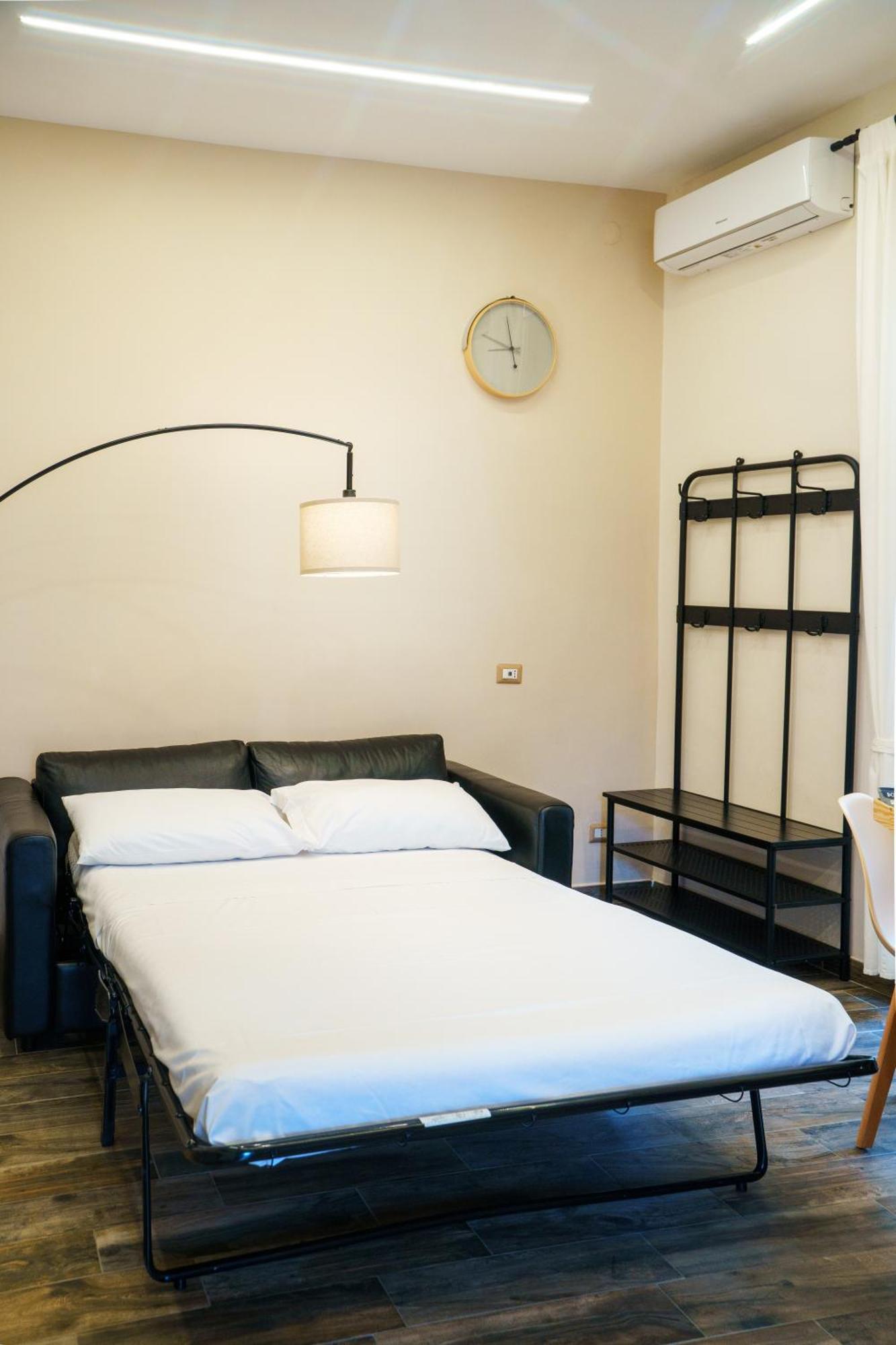 Chiatamone Relais Apartment Наполи Екстериор снимка